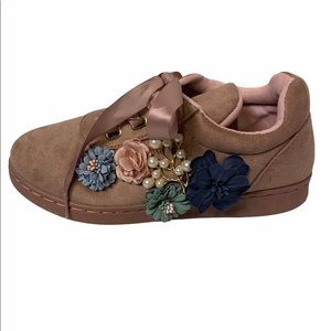 Ket Importa brand suede tennis shoes SZ 6.5